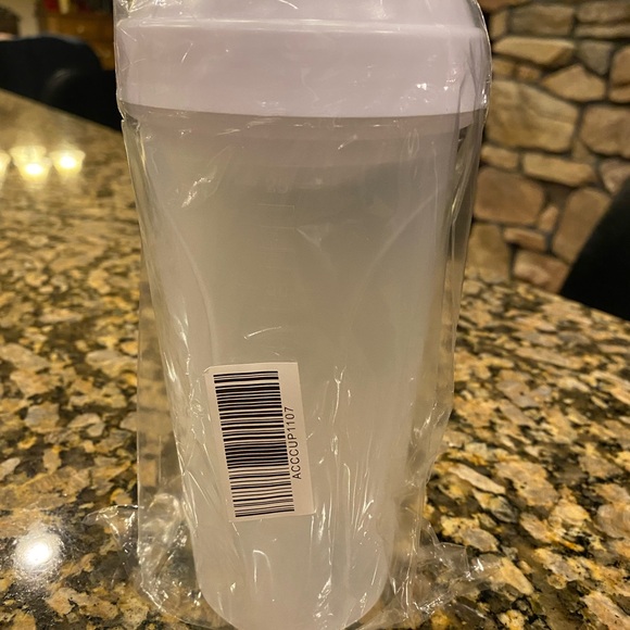 Shakeology Shaker Cup - Picture 2 of 2